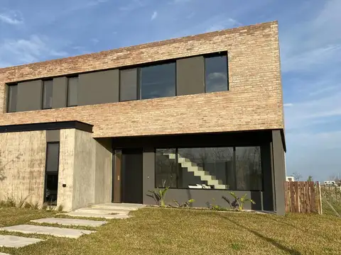 PUERTOS DEL LAGO - BARRIO AMARRAS - A ESTRENAR