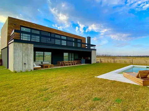 Casa en Venta en Puertos con Piscina y a Estrenar