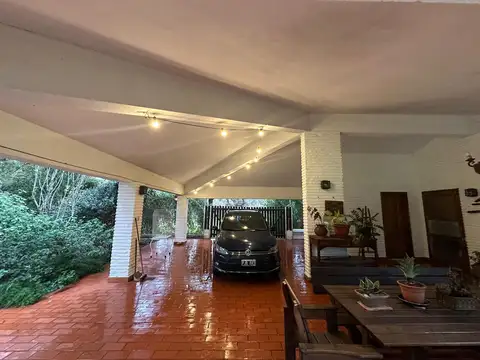 Casa 10 ambientes con 5 baños