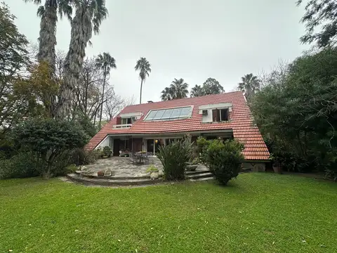 Imponente casa en Roldan