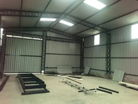 Alquiler Galpón 200 m2. El Pinar Norte