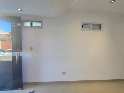 Local  en Venta - San Justo - Bajas Expensas ,Ideal inversor