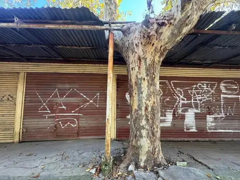 TRES LOCALES EN BLOCK EN VENTA EN R. CALZADA