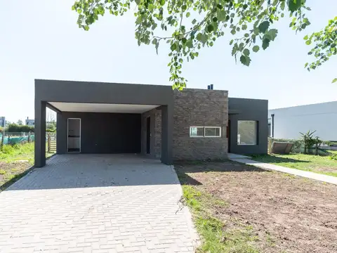 Casa en Puerto Roldan