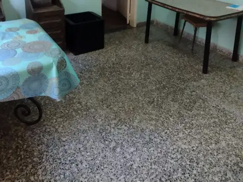 Depto Tipo Casa 2 ambientes con 1 baño