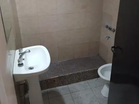 Departamento en Alquiler en Caseros, $ 450.000