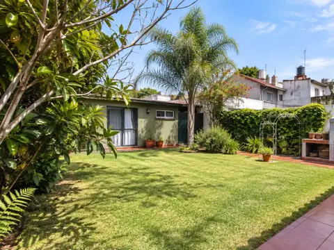 VENTA CASA 4 AMBS HAEDO PARQUE COCHERA
