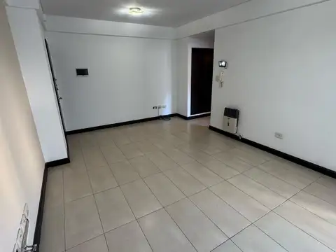 Ulrico Schmidl 5300, Piso 1