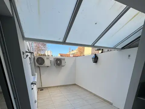 Departamento primer piso con patio!