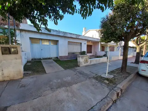   OPOTUNIDAD VENTA CASA EN BARRIO DEAN FUNES