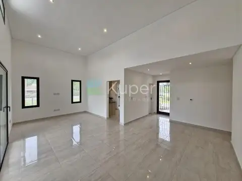 Casa en Venta en Pilar Del Este, USD 185.000