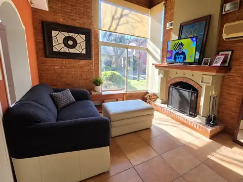 Casa 7 ambientes con 3 baños