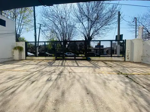 Peluffo 1400, Piso 1