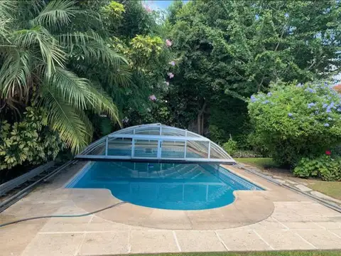 IMPECABLE CHALET con ubicación estratégica