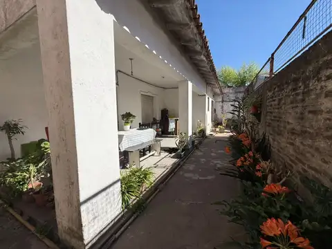 Venta Lote martillo, con casa a reciclar M. Grande