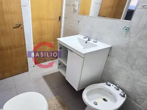 VENTA CASA 3 AMBIENTES CON GRAN FONDO Y COCHERA PASANTE – FLORIDA OESTE