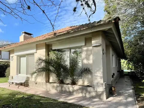 Casa 5 ambientes con 1 baño
