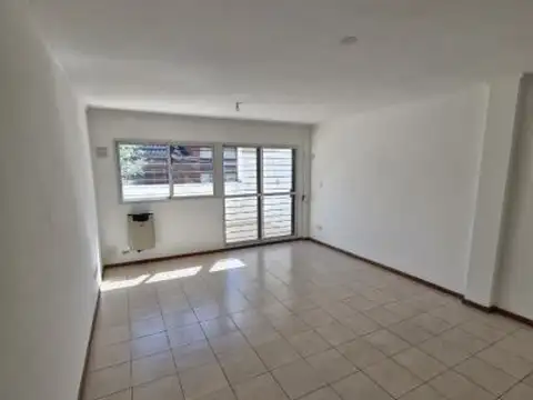 Pje Noruega 3200 , Piso 1