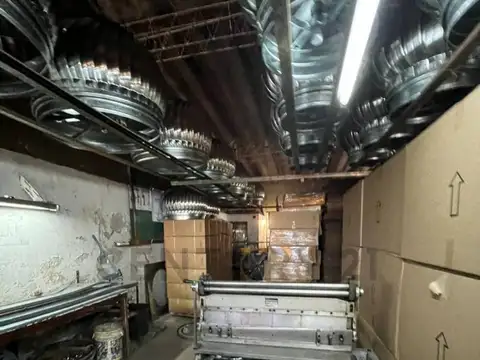 Galpon en Venta 30  mts Fondo