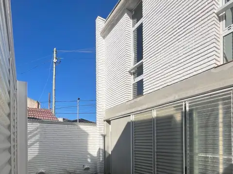 PH Moderno de 2 Dormitorios con Jardín Propio