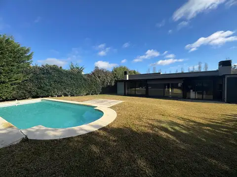 Casa en Venta en Pilar del Este - Santa Guadalupe, USD 200.000