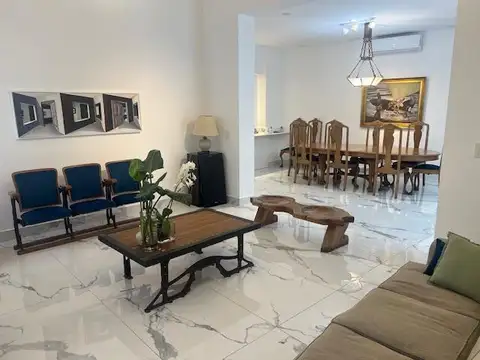 VENTA Casa Belgrano con cochera 3 dormitorios