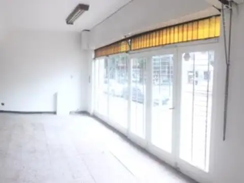 PH en  venta bloque de un local y tres departamentos de dos dormitorios