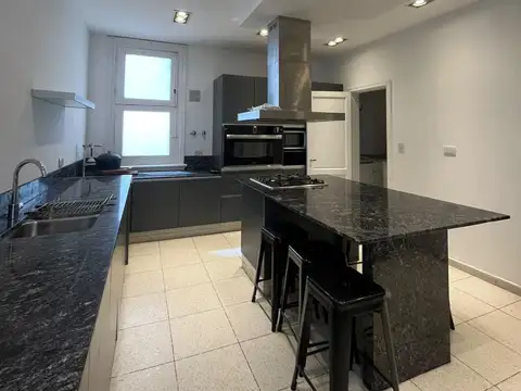 Departamento 5 ambientes con 3 baños