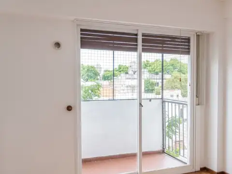 ALQUILER 3 AMBIENTES BALCON FLORESTA