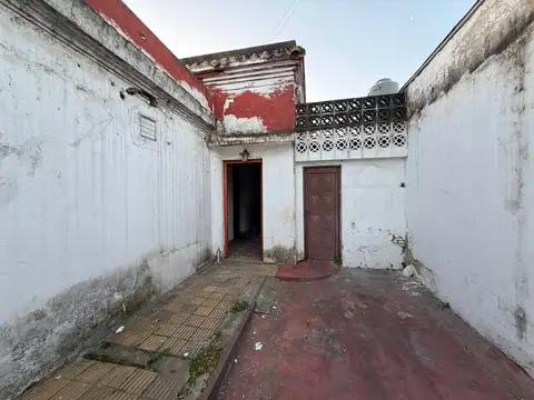 Casa en Venta en Castelar, USD 65.000