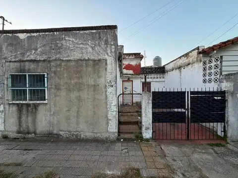 VENTA CASA 3 AMBIENTES FLIPPING EXCELENT UBICACION