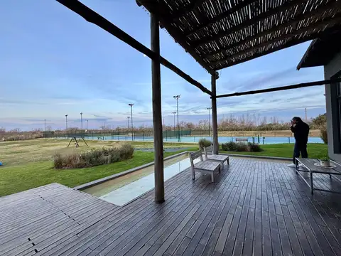 LOTE AL AGUA EN LAGO PRINCIPAL NAUDIR ESCOBAR