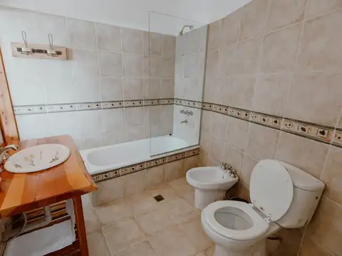 BARILOCHE - CERRO OTTO - IMPONENTE CASA 8 DORM