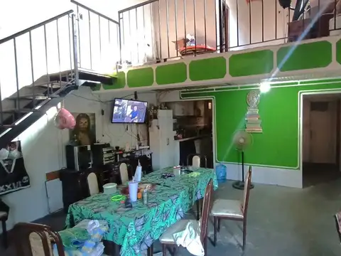 Depto Tipo Casa en Venta de 5 ambientes