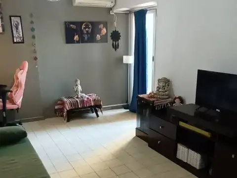 DEPARTAMENTO- 3 AMB-VENTA-EN FLORES-LATERAL-