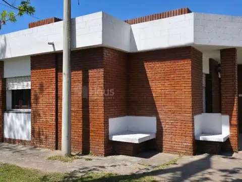 Venta casa 2 dormitorios en Firmat