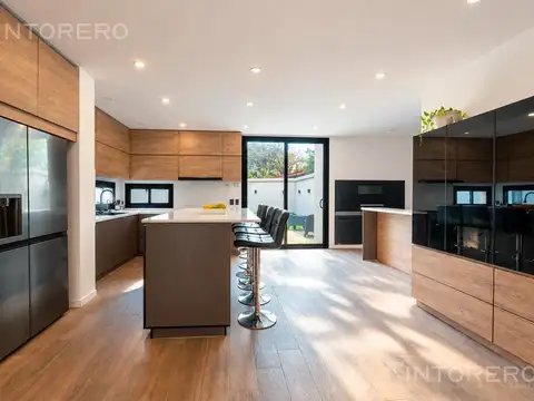 Casa en venta de 6 ambientes exclusiva en Ciudad Jardín