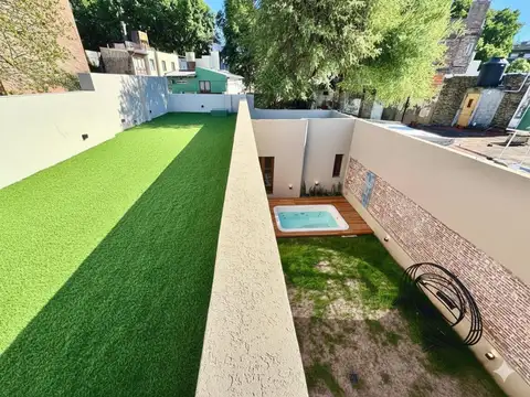 Casa 5 ambientes con 2 baños