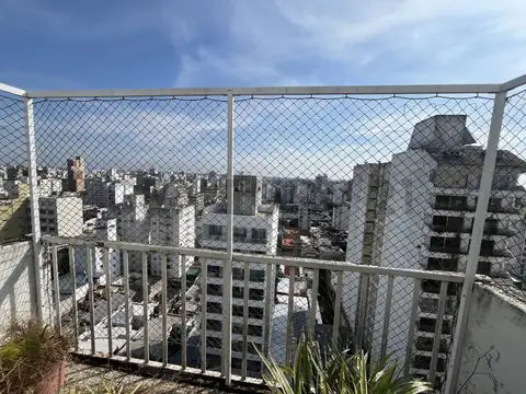 Amplio Dpto en VENTA 51 E/3Y4 LA PLATA