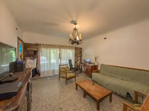 CASA VENTA CITY BELL 3 DORMITORIOS PATIO QUINCHO
