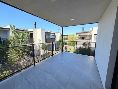 Departamento en Alquiler con 1 cocheras