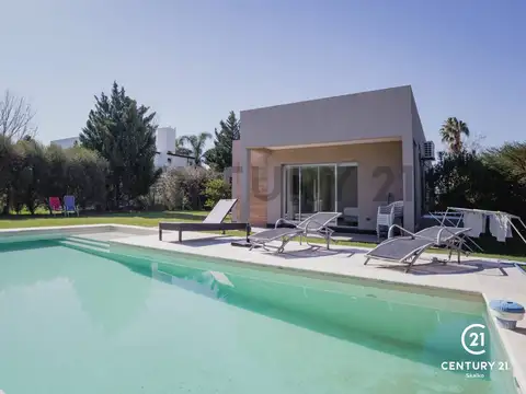 Venta Casa 3 Dormitorio Piscina. Puerto Roldán - Barrio Privado