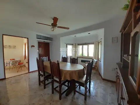 Casa 3 ambientes con 2 baños
