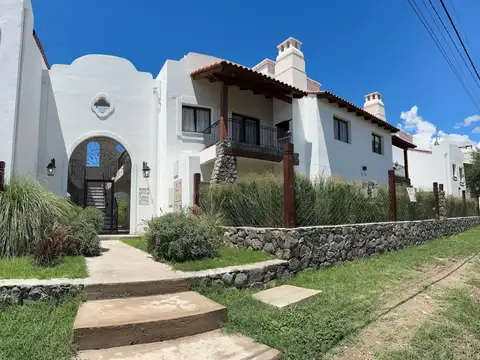 Departamento en venta en Cafayate con pileta y asador
