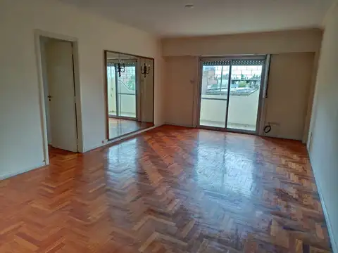 Hermoso departamento de 3 ambientes con escritorio o comedor diario. BAJAS EXPENSAS!
