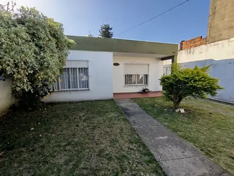 VENTA CASA 3 AMBIENTES PADUA SUR PARQUE Y COCHERA