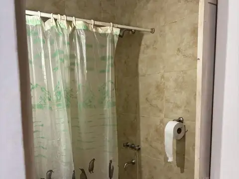 Casa 2 ambientes con 1 baño