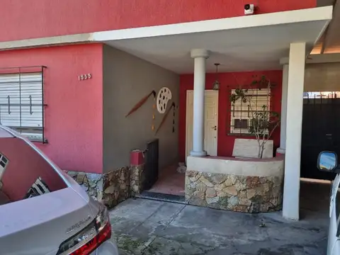 Casa con PH mas Quincho.
