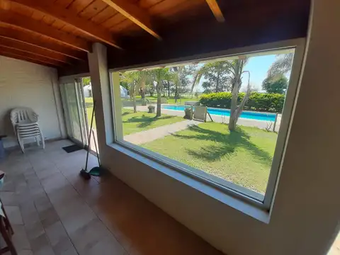 Casa 5 ambientes con 2 baños