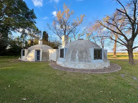 Casa 5 ambientes con 2 baños